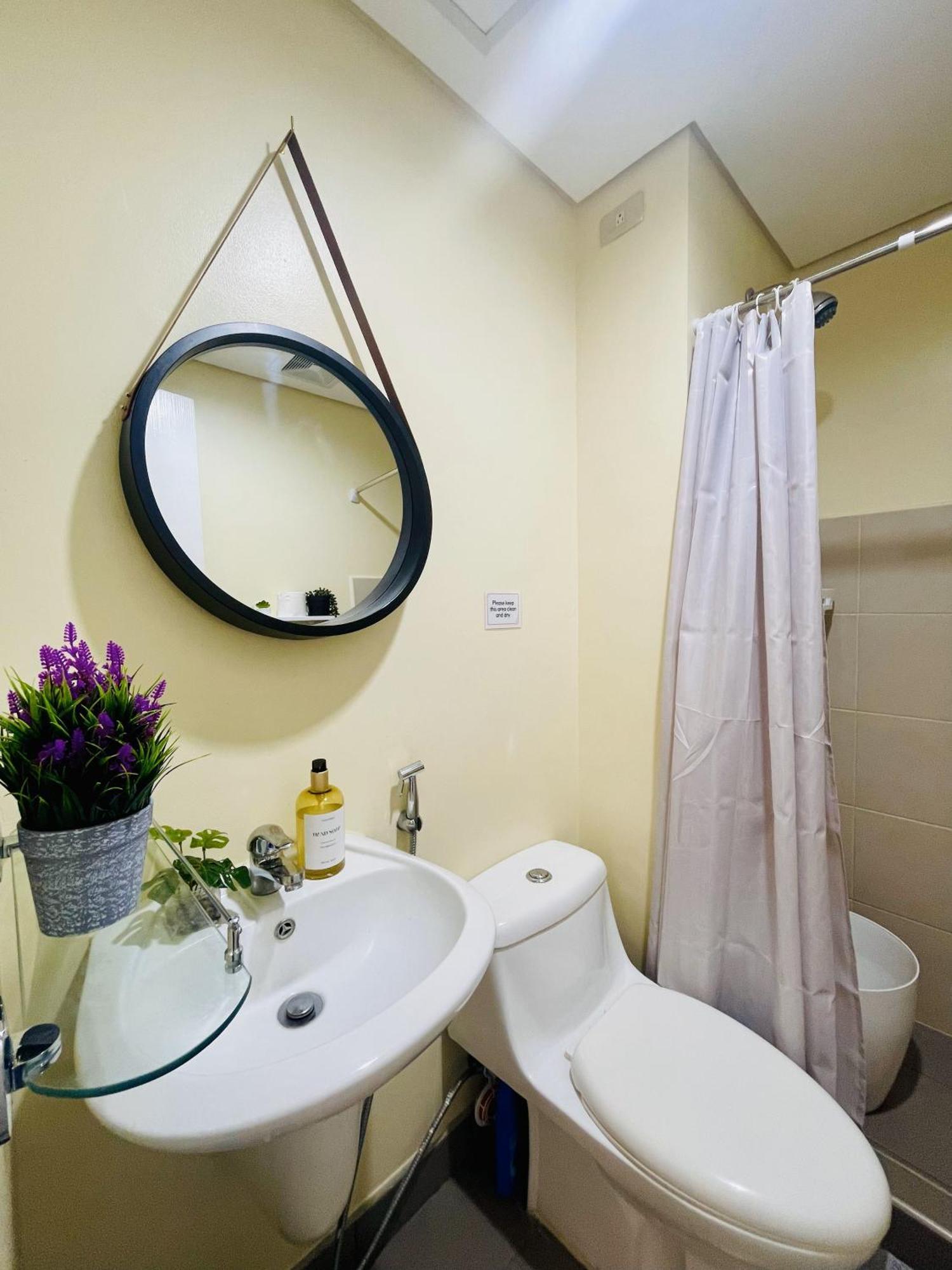 2-Bedroom Condo Unit With Balcony At Centrio Tower Beside Ayala Centrio Mall Downtown Cdo Cagayan de Oro Exterior foto
