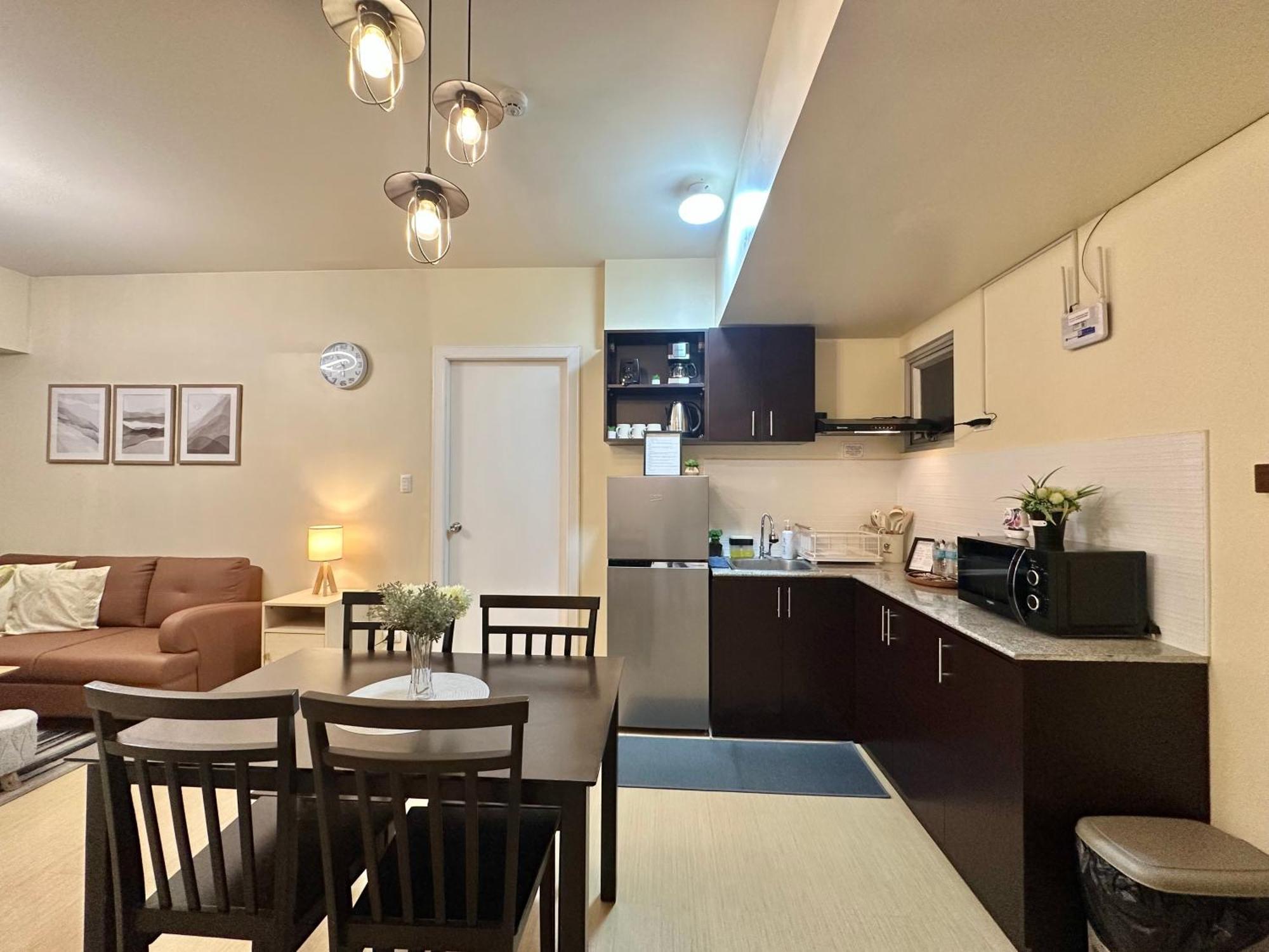 2-Bedroom Condo Unit With Balcony At Centrio Tower Beside Ayala Centrio Mall Downtown Cdo Cagayan de Oro Exterior foto